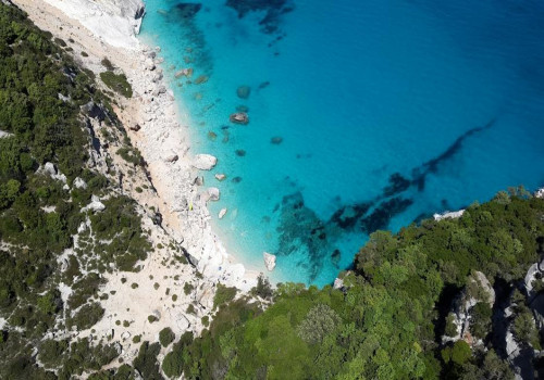 Romantisch uitje in Castelsardo? Ga picknicken op het strand!